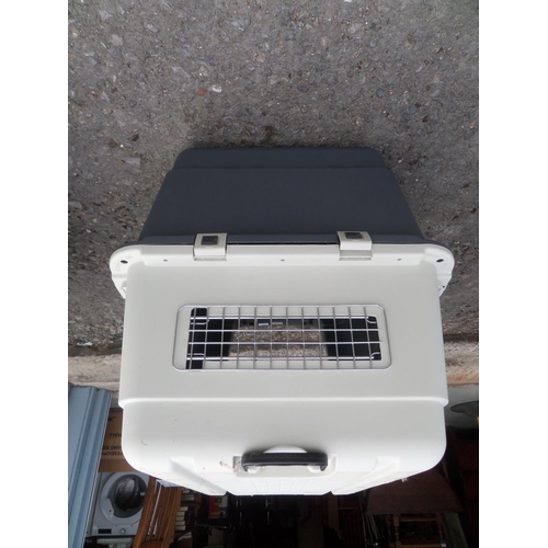 49a - IATA Approved Flight Pet Carrier for Medium Dog ( used only once), in Perfect Condition.