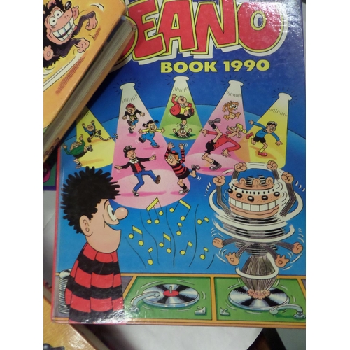 154 - x10 Beano Annuals
90's and 00's