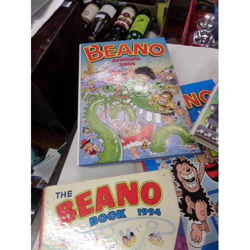 154 - x10 Beano Annuals
90's and 00's