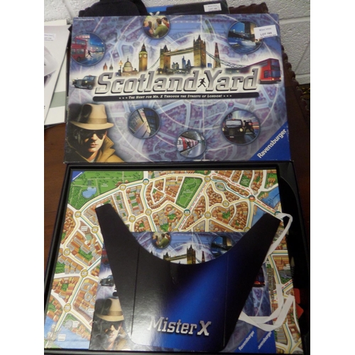 165 - Scotland Yard Board Game