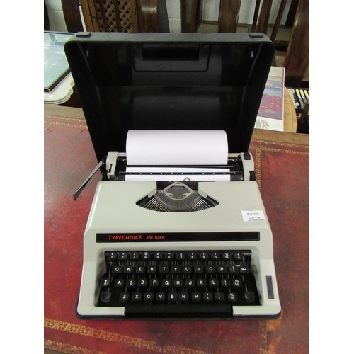 140 - Typechoice de Luxe Manual Typewriter