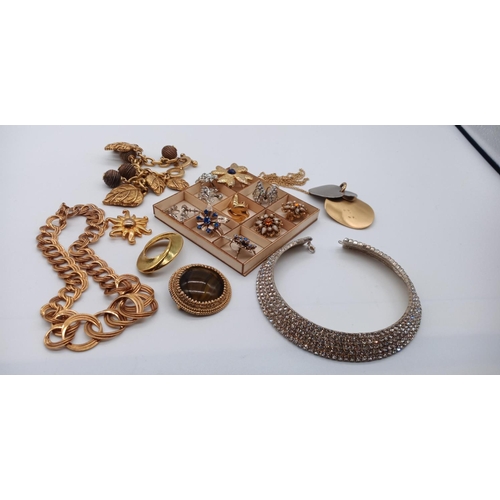 46a - A Quantity of Faux Bijou Jewellery