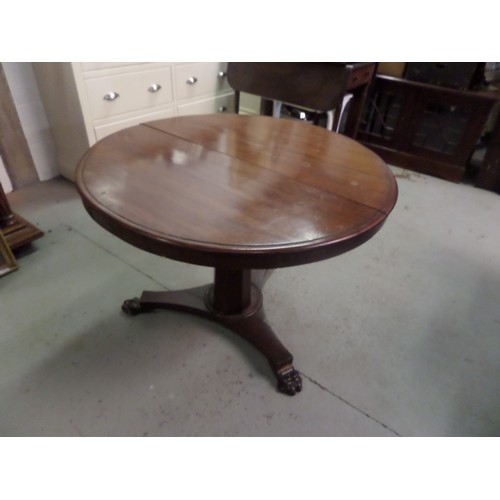 484 - Tilt Top Table on Claw Feet