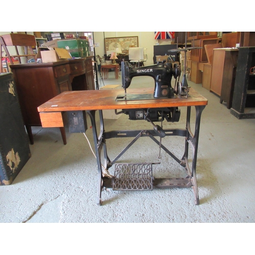 200 - Industrial Singer Sewing Machine