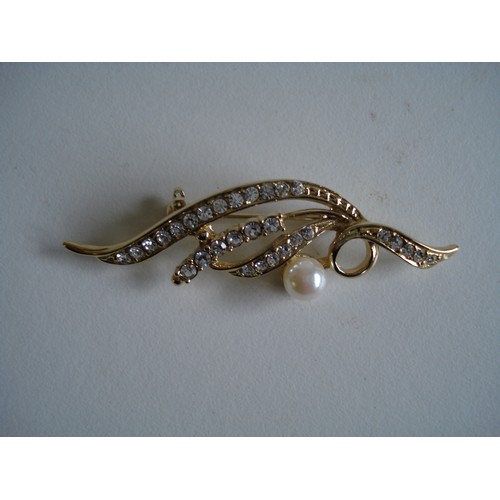 111 - Ladies Brooch + Vintage Hat Pin