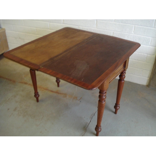 268 - Extendable Wooden Swivel Card Table