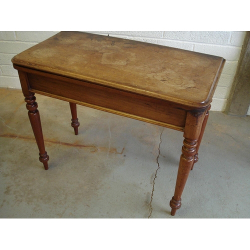 268 - Extendable Wooden Swivel Card Table