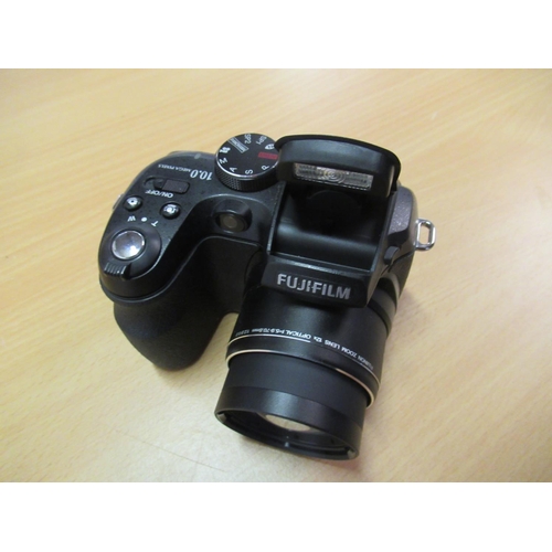 32B - A Fujifilm Finepix 10 Megapixel Camera s1000td with Case and Cable