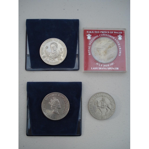 158 - 4 x Commemorative Coins - 2 x Queen Elizabeth/ Queen Mother
1 x Charles and Diana Royal Wedding and ... 