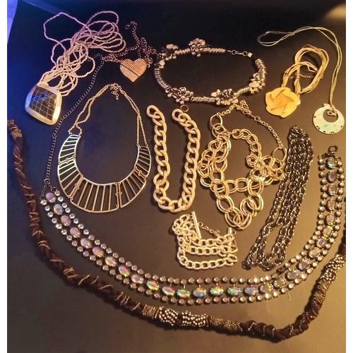 107 - A Large Quantity Of Faux Bijoux Jewellery