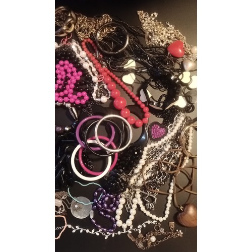 108 - A Large Quantity of Faux Bijou Jewellery