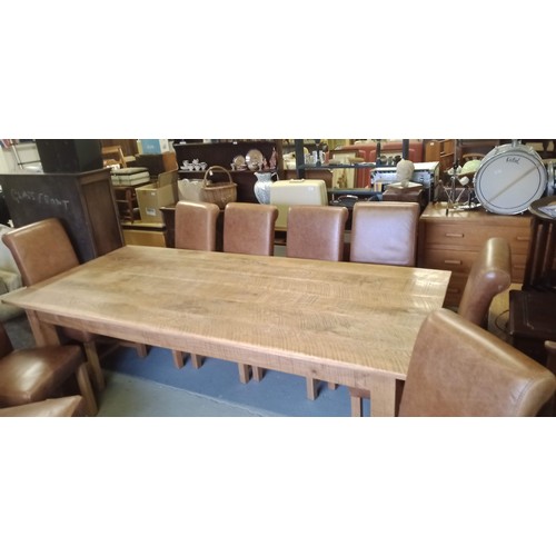 200 - A Beautiful, Contemporary Solid Oak Table with 10 x Tan leather upholstered chairs - 1.08m x 2.44m (... 