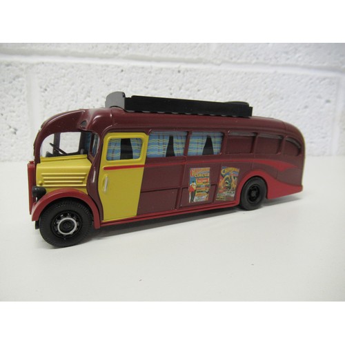 35 - 11 x Corgi Classic Chipperfields Circus Diecast 1:50  - All New Condition 
To Include: 
1.	 AEC Pole... 