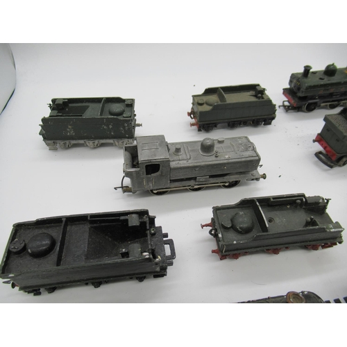 410 - 8 x Assorted 00 Gauge Railway engines with Tenders and track pieces - various conditions, most requi... 