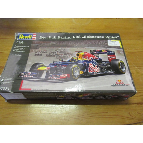 416 - Revell Red Bull RB8 'Sebastian Vettel' Racing Car Model Kit 1:24