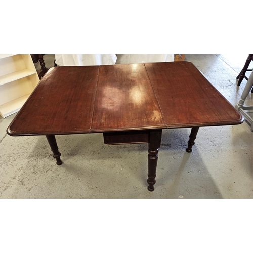 106 - Antique Mahogany Folding  Gateleg Table 138 x 104 x 72cm