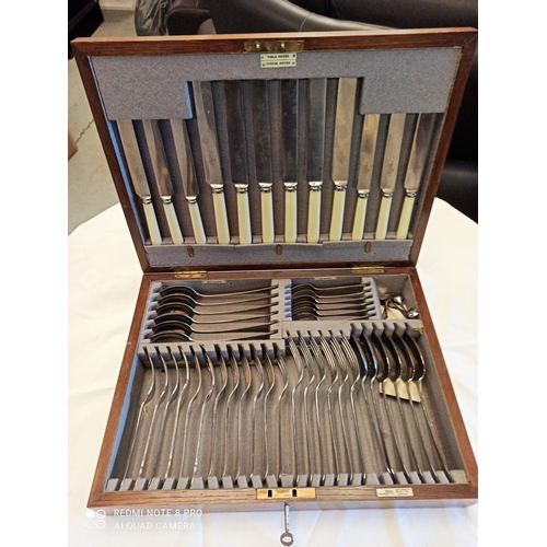 92 - A Walker and Hall Canteen of Cutlery