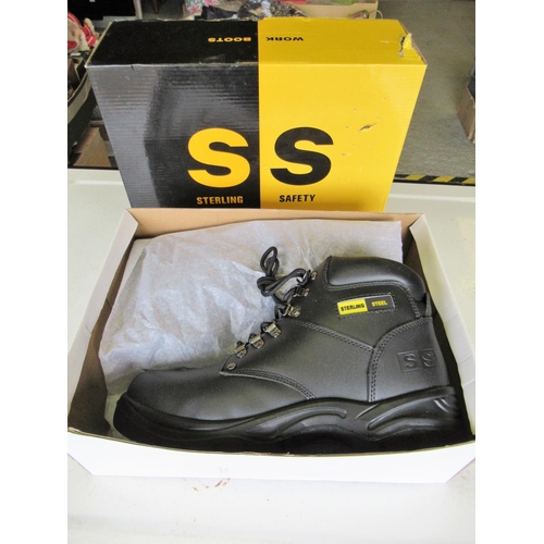 316 - A Pair of NEW and BOXED Sterling Steel Toe Cap Boots Size 10