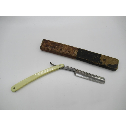 113a - 3 x Cut Throat Razors in Boxes Beagall & ERN