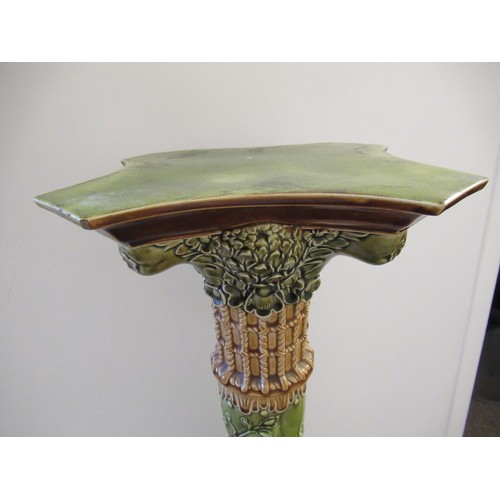 45B - A Late Victorian Majolica antique jardinière in excellent condition circa 1880. Beautifully presente... 