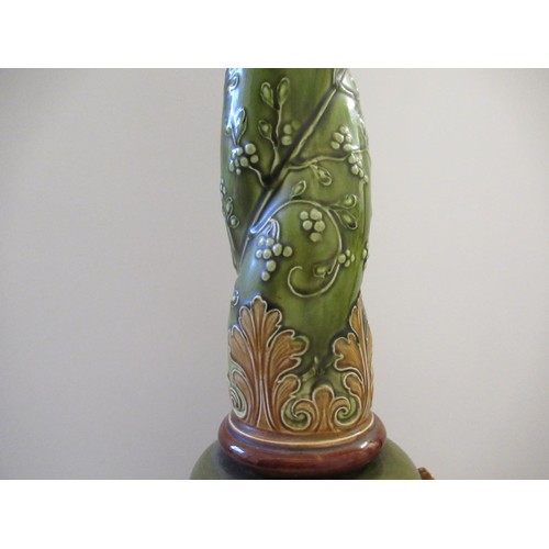 45B - A Late Victorian Majolica antique jardinière in excellent condition circa 1880. Beautifully presente... 