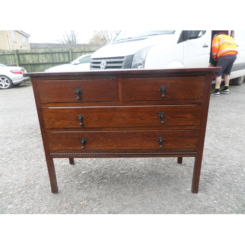 86 - An Oak 4 Drawer Chest of Drawers 107cm x 45cm x 81cm