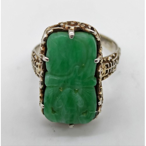 28A - A Carved Jade Chinese Silver Ring with Chinese Character Marks to the Shoulders