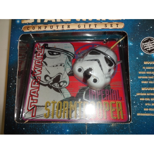 691 - 2 x Star Wars Compute Gift Sets - Storm Trooper and C3PO