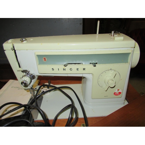 826 - A Singer Electric Sewing Machine and Table 72 x 67 x 45cm