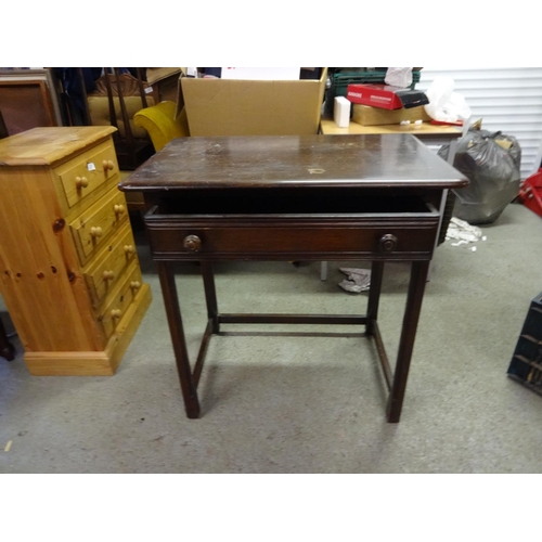 839 - A Wooden Dressing Table with Drawers 66 x 50 x 77cm