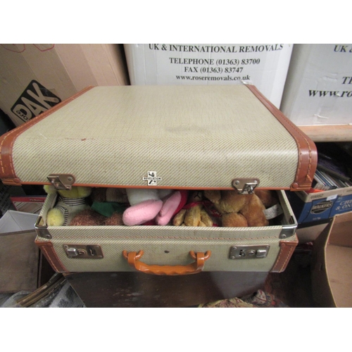 791b - A Vintage Suitcase full of Cuddly Toys - Some Vintage