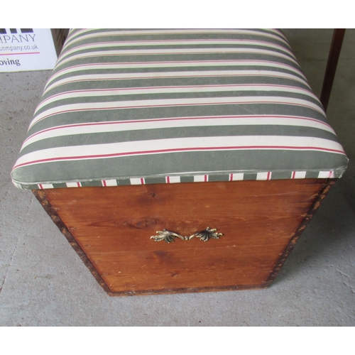 38 - A Cushion Topped Ottoman Chest 103 x 56 x 47cm