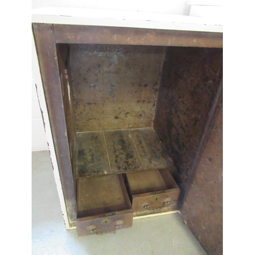 40 - A Large Antique Safe with Key