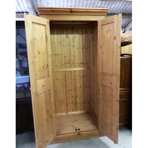 39a - A Solid Pine Wardrobe 90 x 56 x 198cm