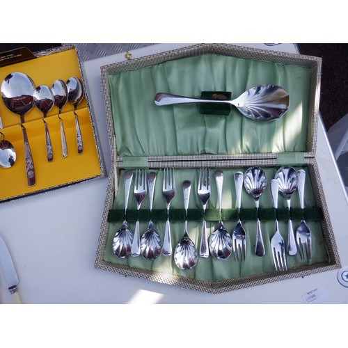 752 - 3 x Cutlery Sets  - 1 x Fish Set, 1 x Oyster Spoon/ Fork Set, 1 x Arthur Price Spoon Set Plus Other ... 