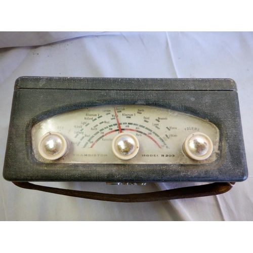 108a - Green Vintage Robert Transistor Radio Model 200