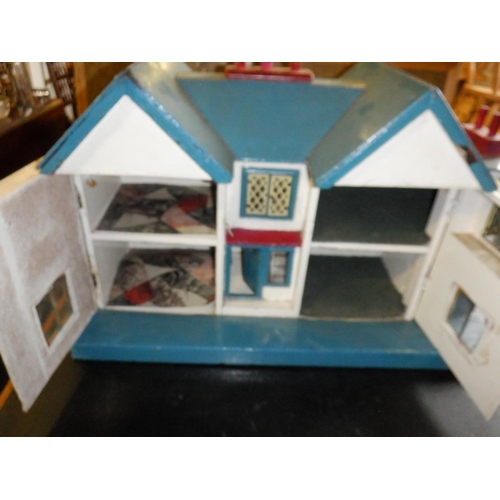 158 - A Vintage Dolls House