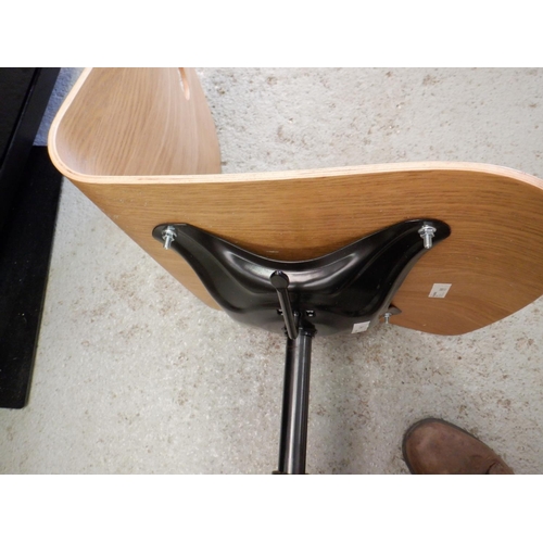 216 - An Office Swivel Chair