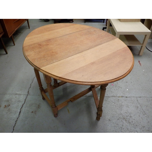 285 - Solid Oak Gate Leg Dining Table approx 120 x 90 x 73cm Open, 40 x 90 x 73 Closed