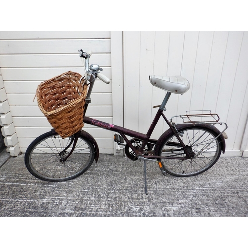 289 - Raleigh Solitaire 3 Speed Bicycle with Front Basket