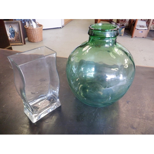 331 - Viresa Green Glass Bowl with Rectangular Shaped Vase