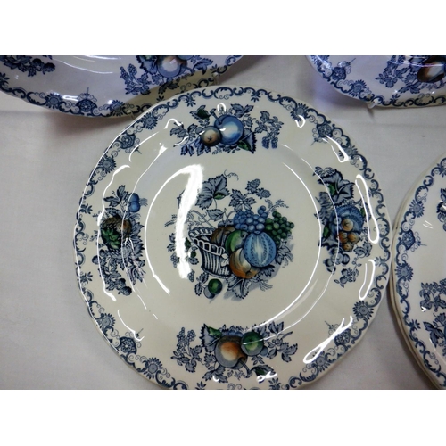 618 - A Masons 6 Piece Fruit Basket Dinner Service in Excellent Condition with Gravy Boat and Tureen ( lit... 