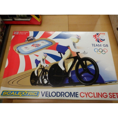 162 - A Scalextric Team GB Cycling Set