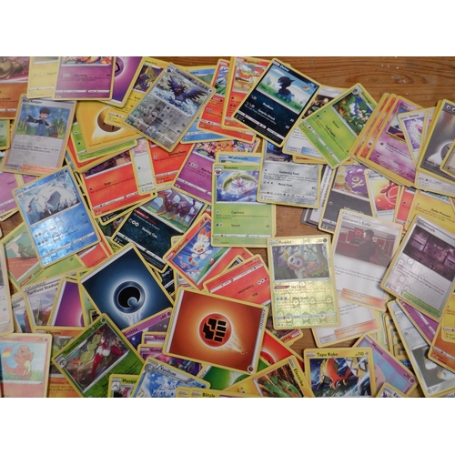 163 - A Large Quantity of Pokemon Cards