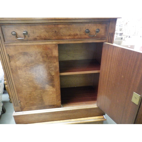 649 - A Walnut Veneered Cabinet 72 x 79.5 x 29cm