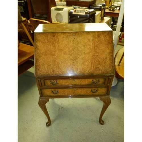 684 - A Walnut Veneered Ladies Writing Bureau on Pad Feet (no key)