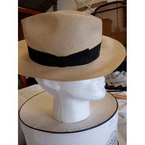 80 - A Lock & Co of St James Street Montecristi Panama Hat (L) Size 59 with Box