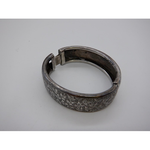 45b - A Silver Bangle 27 Grams