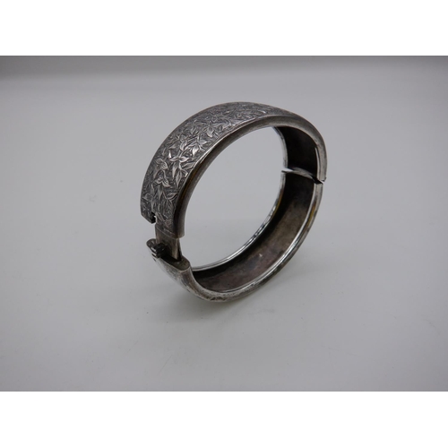 45b - A Silver Bangle 27 Grams