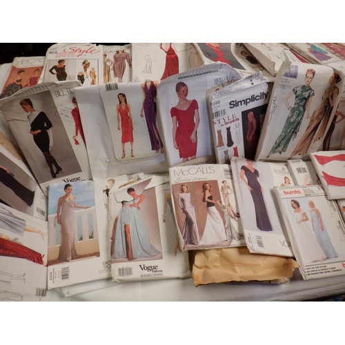 401c - Dress Making Patterns x 110